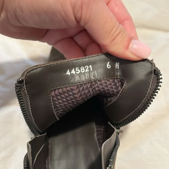 Aquatalia Fantina Dual Zip Bootie Size 6